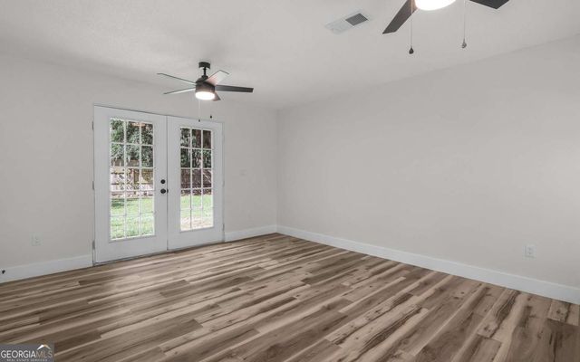 539 Pine Avenue, Midway, GA 31320