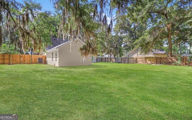539 Pine Avenue, Midway, GA 31320