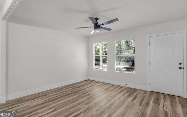 539 Pine Avenue, Midway, GA 31320