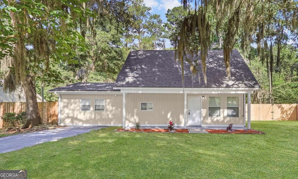 539 Pine Avenue, Midway, GA 31320