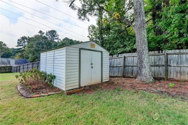 820 Meadowsong Circle, Lawrenceville, GA 30043