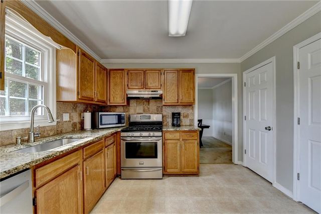 820 Meadowsong Circle, Lawrenceville, GA 30043