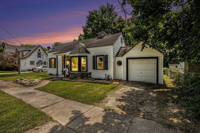 211 E Wheeler Street, Three Rivers, MI 49093