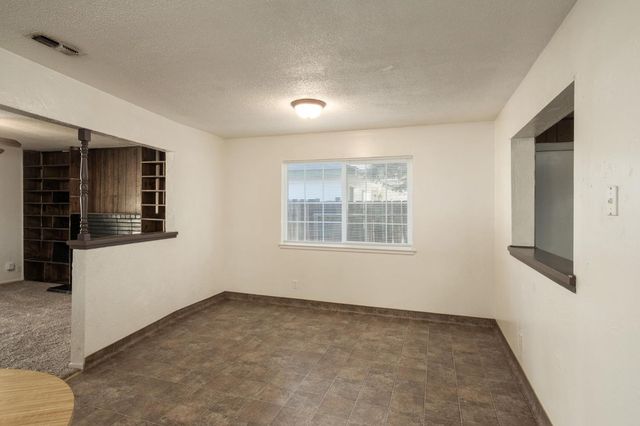 487 W San Jose Avenue, Clovis, CA 93612