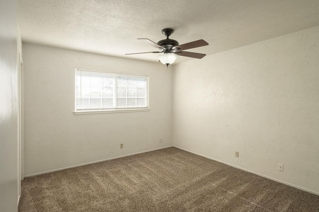 487 W San Jose Avenue, Clovis, CA 93612