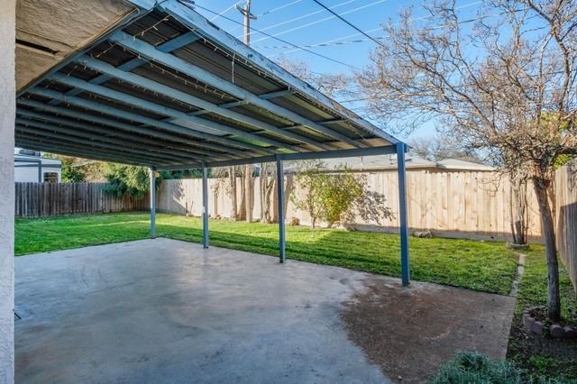 487 W San Jose Avenue, Clovis, CA 93612