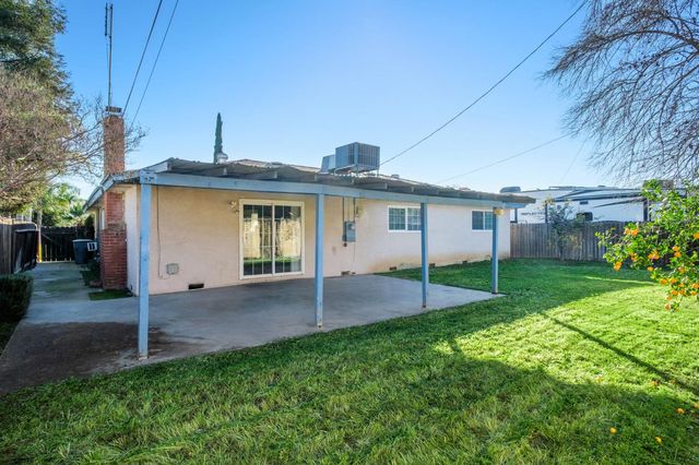 487 W San Jose Avenue, Clovis, CA 93612