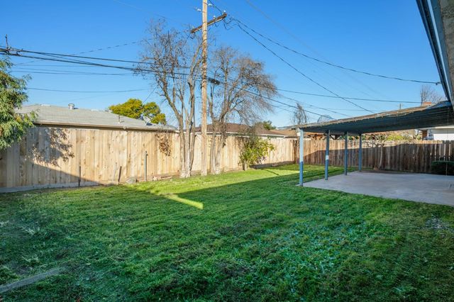 487 W San Jose Avenue, Clovis, CA 93612