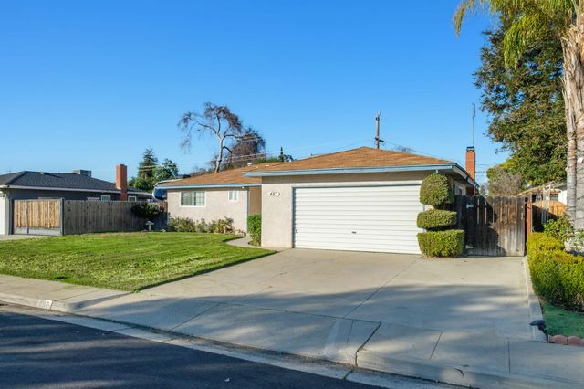 487 W San Jose Avenue, Clovis, CA 93612
