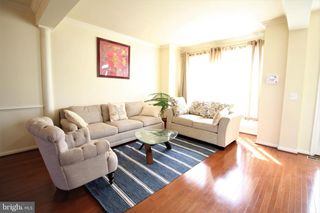 2432 BATTERY HILL CIR, Woodbridge, VA 22191