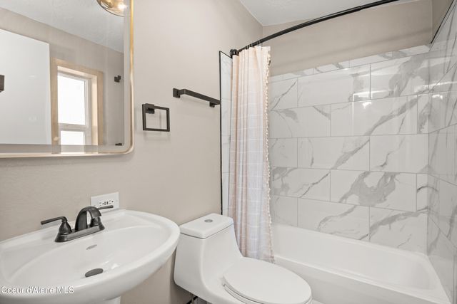 2058 W Lady Anne WAY, Post Falls, ID 83854