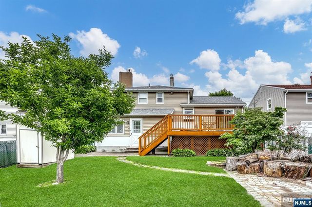 37 Cedar Drive, Rochelle Park, NJ 07662