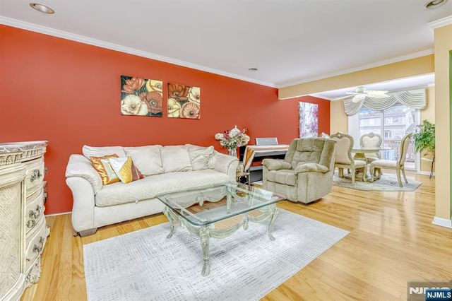 37 Cedar Drive, Rochelle Park, NJ 07662
