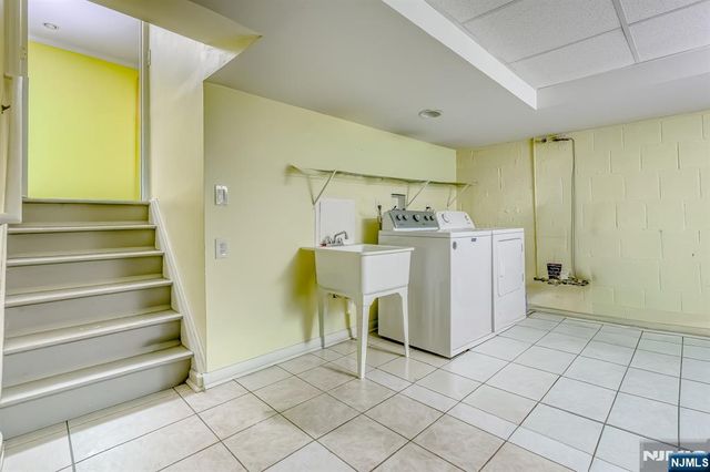 37 Cedar Drive, Rochelle Park, NJ 07662