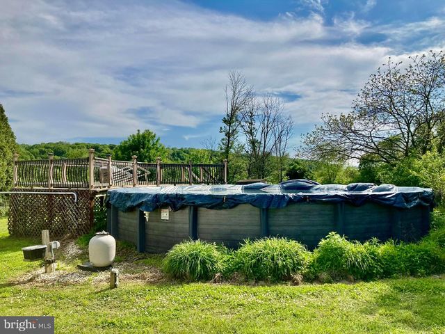 628 BALTHASER RD, Lenhartsville, PA 19534