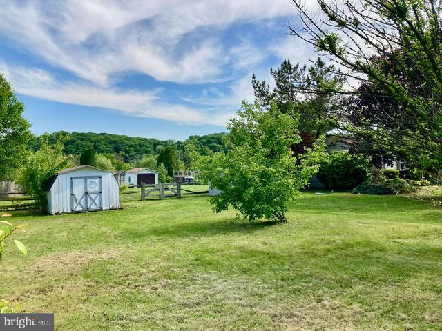 628 BALTHASER RD, Lenhartsville, PA 19534