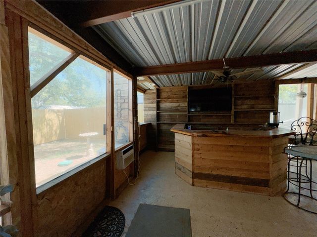 415 Mustang Trail, Granbury, TX 76049