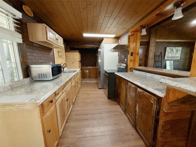 415 Mustang Trail, Granbury, TX 76049
