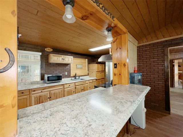 415 Mustang Trail, Granbury, TX 76049