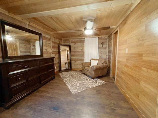 415 Mustang Trail, Granbury, TX 76049