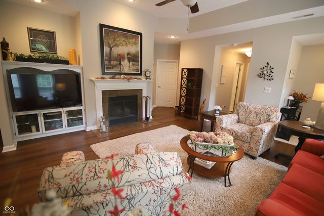 7484 Courtyard Way, Fishers, IN 46038