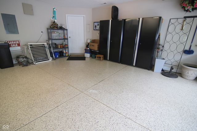 7484 Courtyard Way, Fishers, IN 46038