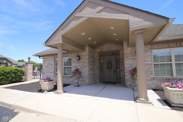 7484 Courtyard Way, Fishers, IN 46038