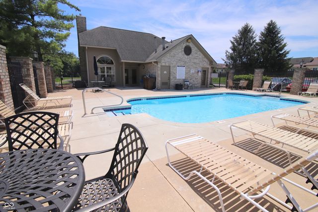 7484 Courtyard Way, Fishers, IN 46038