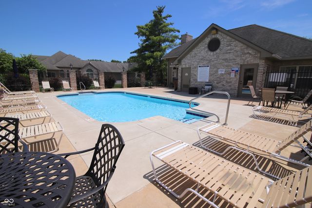7484 Courtyard Way, Fishers, IN 46038