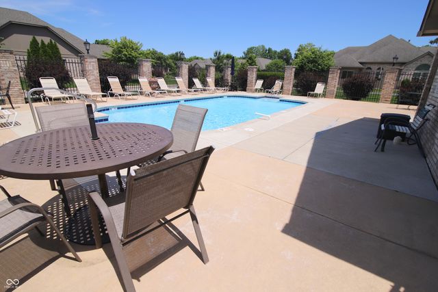 7484 Courtyard Way, Fishers, IN 46038