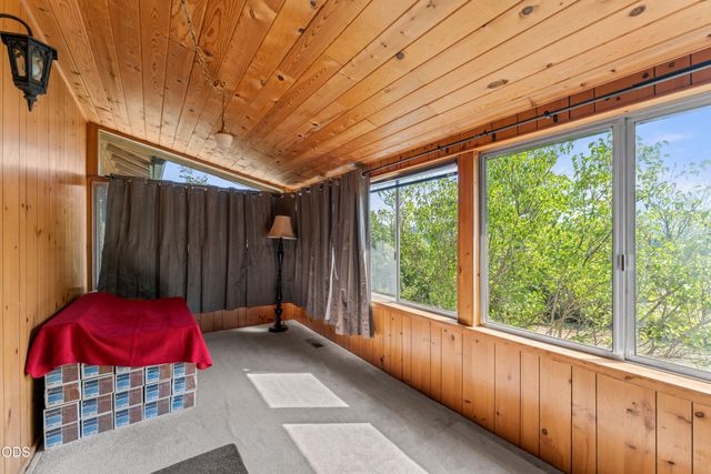 1843 W Evans Creek Road, Rogue River, OR 97537