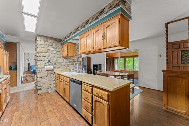 1843 W Evans Creek Road, Rogue River, OR 97537