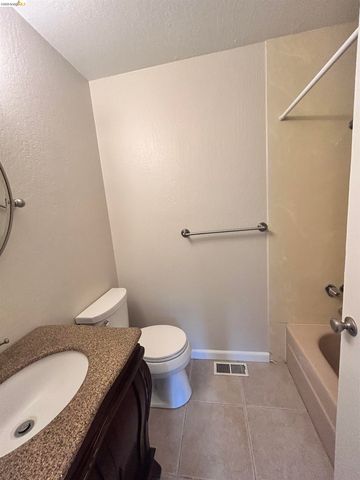 3620 Walnut St B, Lafayette, CA 94549