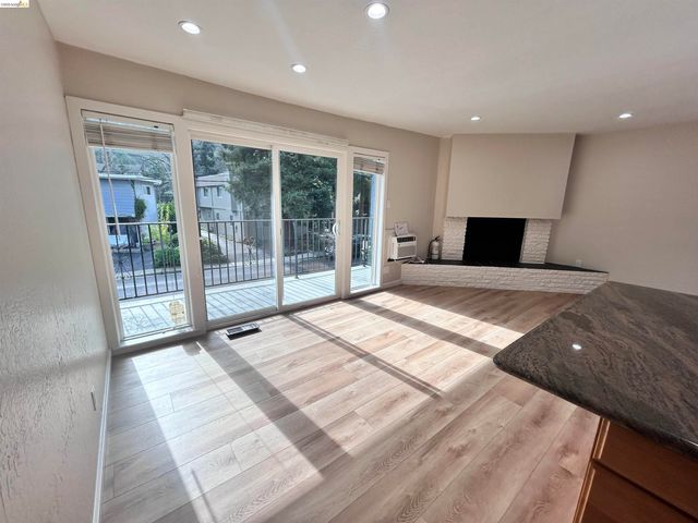 3620 Walnut St B, Lafayette, CA 94549