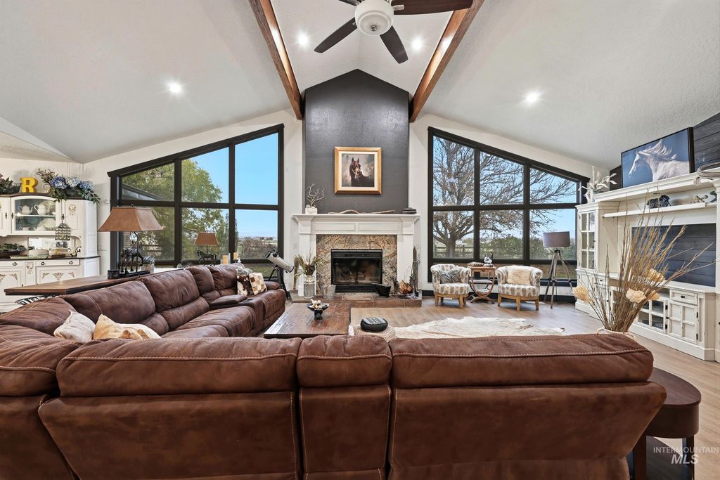 25300 Harvey Rd, Caldwell, ID 83607 photo 2