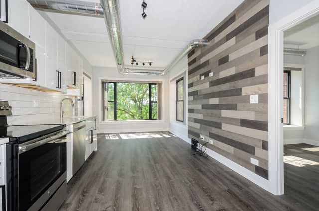 7645 N SHERIDAN Road 216, Chicago, IL 60626