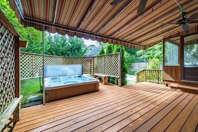 11 Loel Court, Rockville Centre, NY 11570