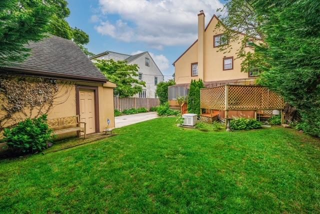 11 Loel Court, Rockville Centre, NY 11570