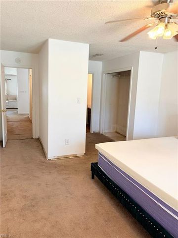 907 Woodcreek DR, Newport News, VA 23608