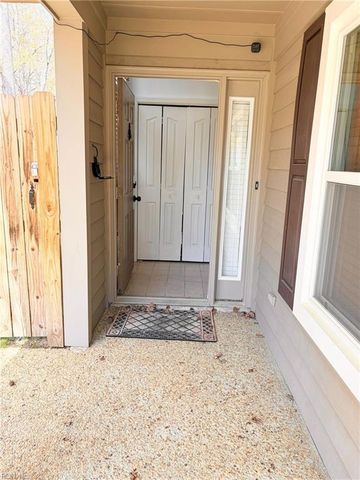 907 Woodcreek DR, Newport News, VA 23608