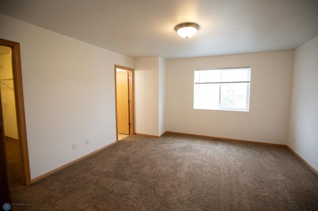 4272 51st Street S, Fargo, ND 58104