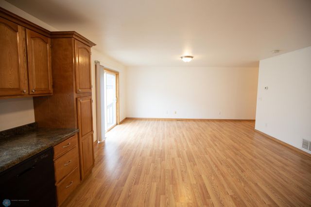 4272 51st Street S, Fargo, ND 58104