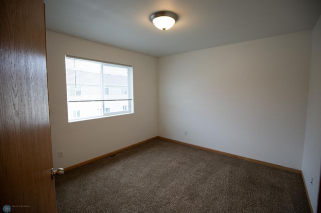 4272 51st Street S, Fargo, ND 58104
