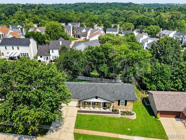 5830 Falcon View Lane, St Louis, MO 63129