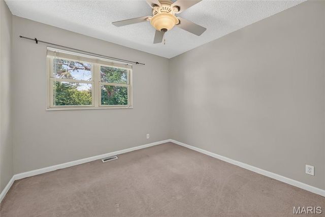 5830 Falcon View Lane, St Louis, MO 63129