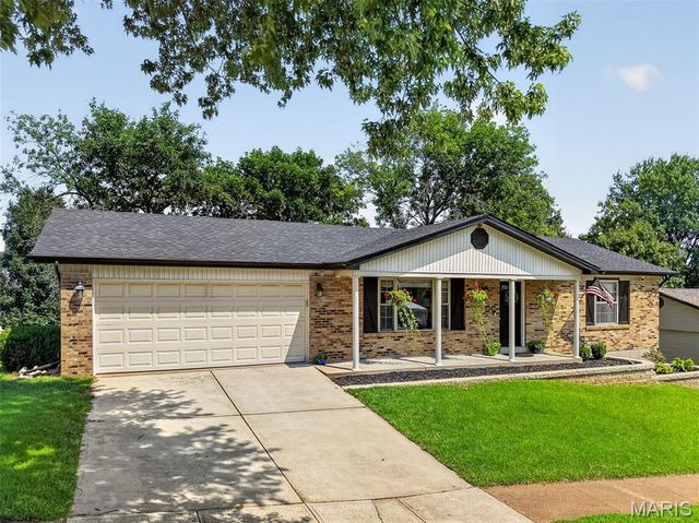 5830 Falcon View Lane, St Louis, MO 63129