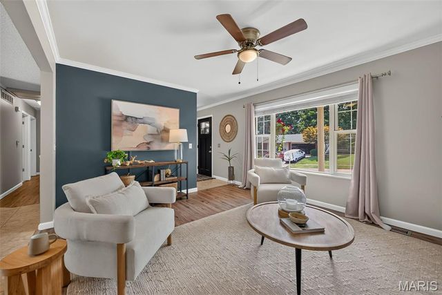5830 Falcon View Lane, St Louis, MO 63129