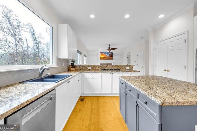 100 Penwick Drive, Roswell, GA 30075