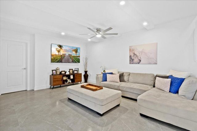 709 7th Lane, Palm Beach Gardens, FL 33418