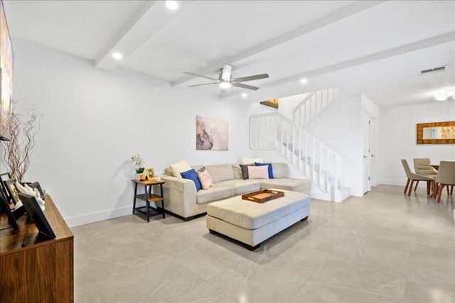 709 7th Lane, Palm Beach Gardens, FL 33418